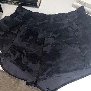 Hotty hot shorts, lululemon